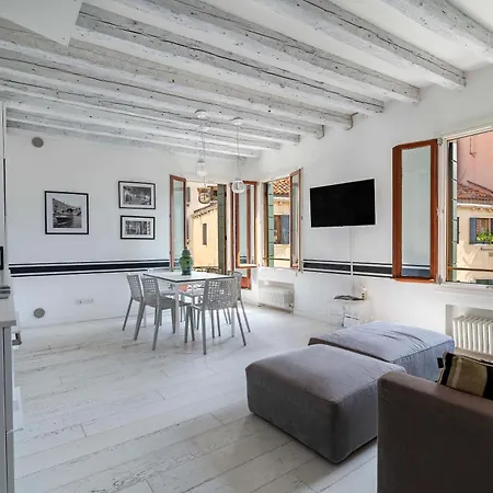Apartamento Black And White