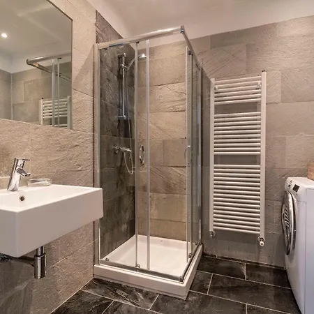 Black And White 아파트 *