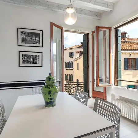 Black And White * 베니스