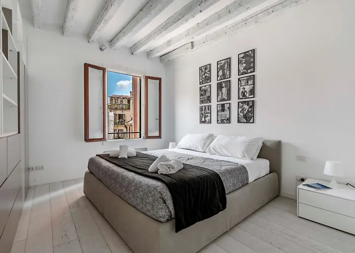 Apartamento Black And White