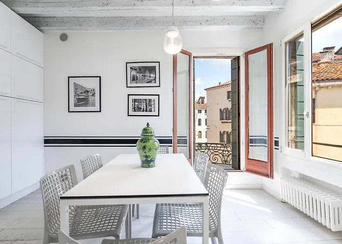 Black And White Apartamento