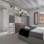 Apartman Black And White Velence