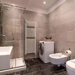 Black And White Apartman *