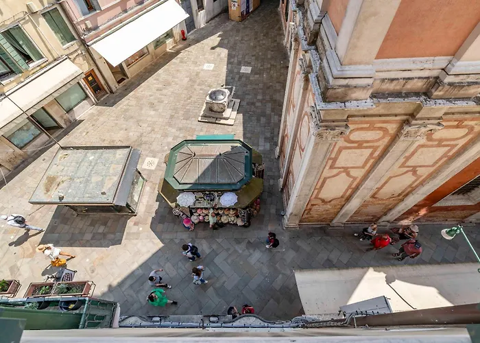 Lejlighed Black And White *